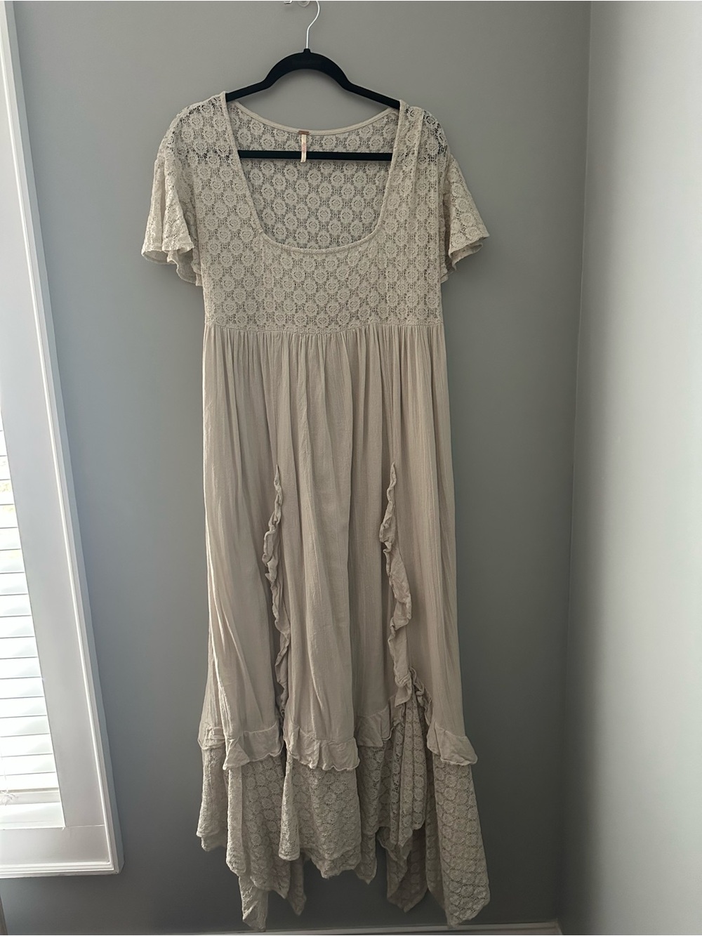 Free People Cream Lace Ruffle Handkerchief Maxi Dress Boho Size M